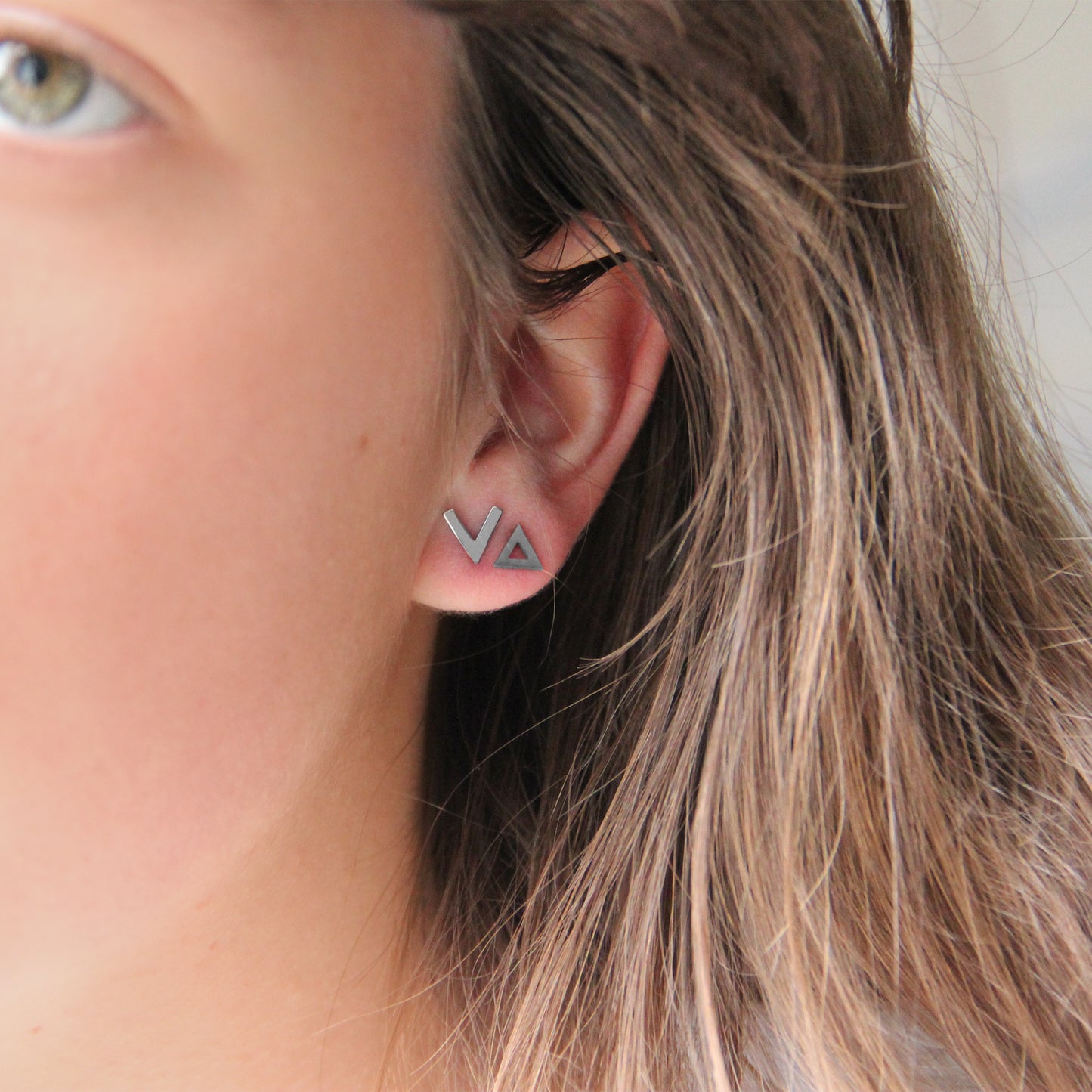 la•Label Jewelry Studs Open Triangle LE-019-TRI