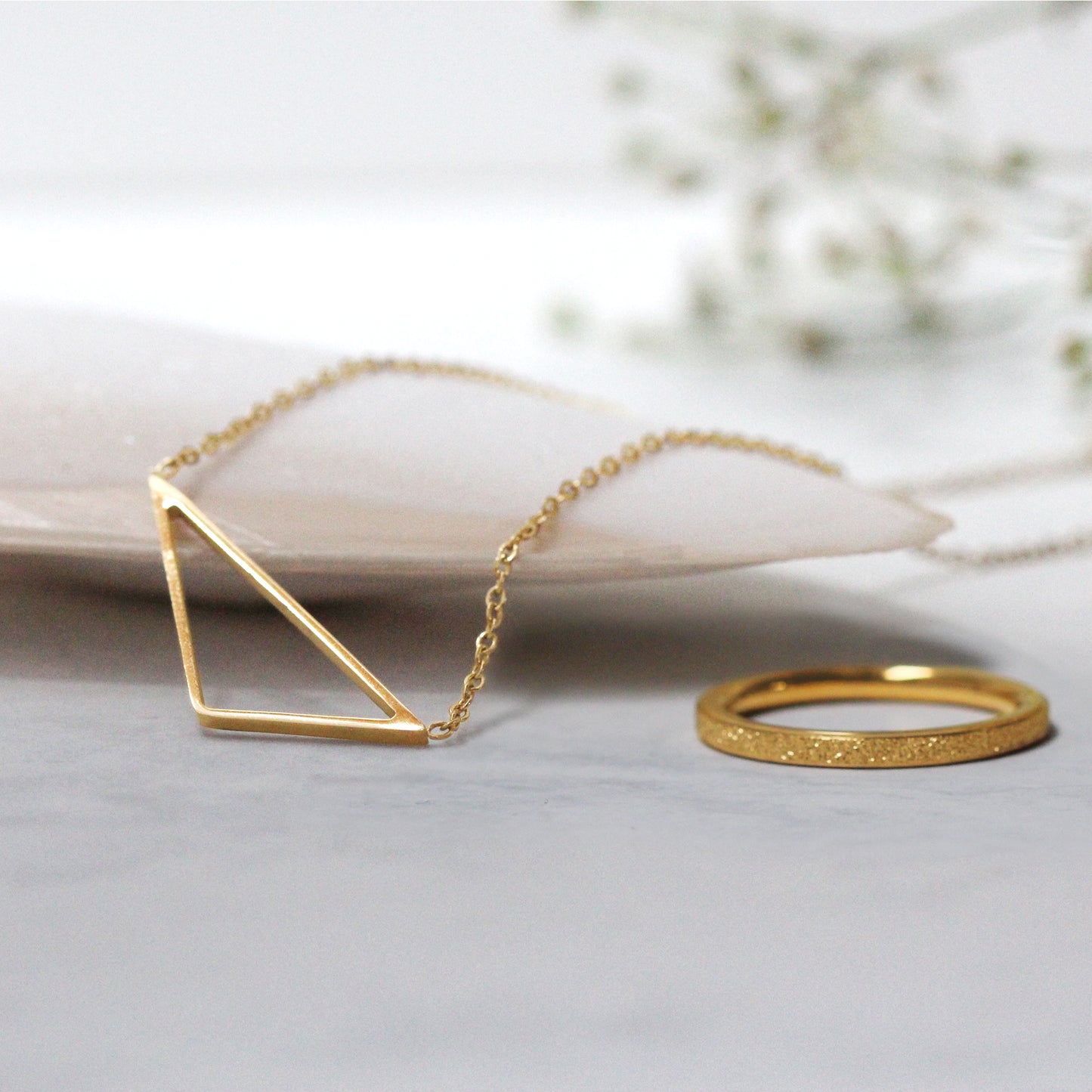 la·Label Jewelry Necklace open triangle LN-014-GEO