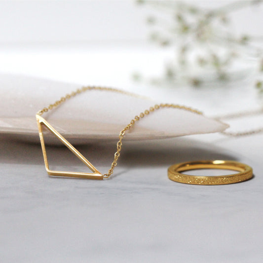 la·Label Jewelry Necklace open triangle
