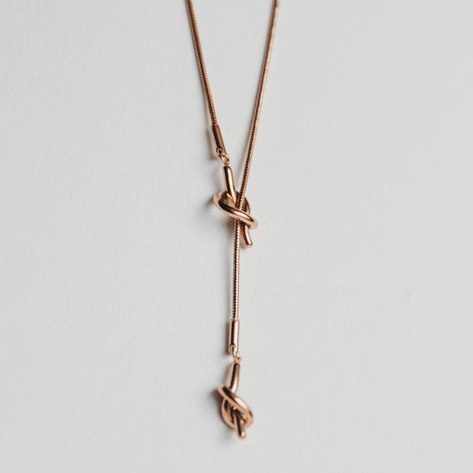 la·Label Jewelry Knot Necklaces