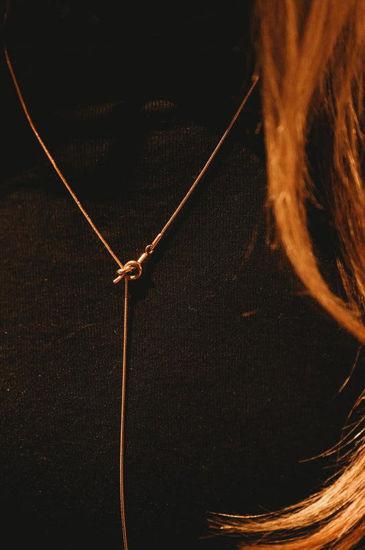 la·Label Jewelry Knot Necklaces